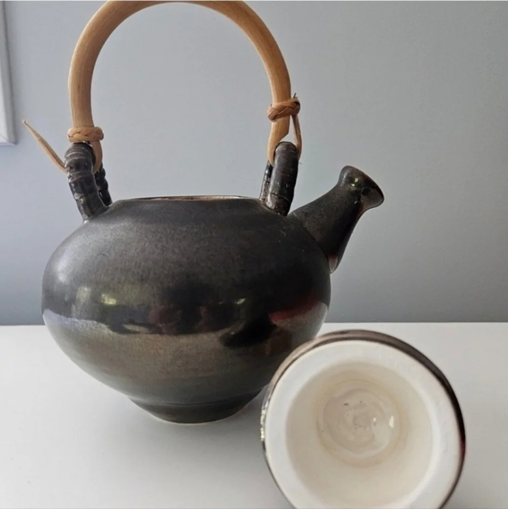 Vintage Signed Hawaiin Pottery Teapot